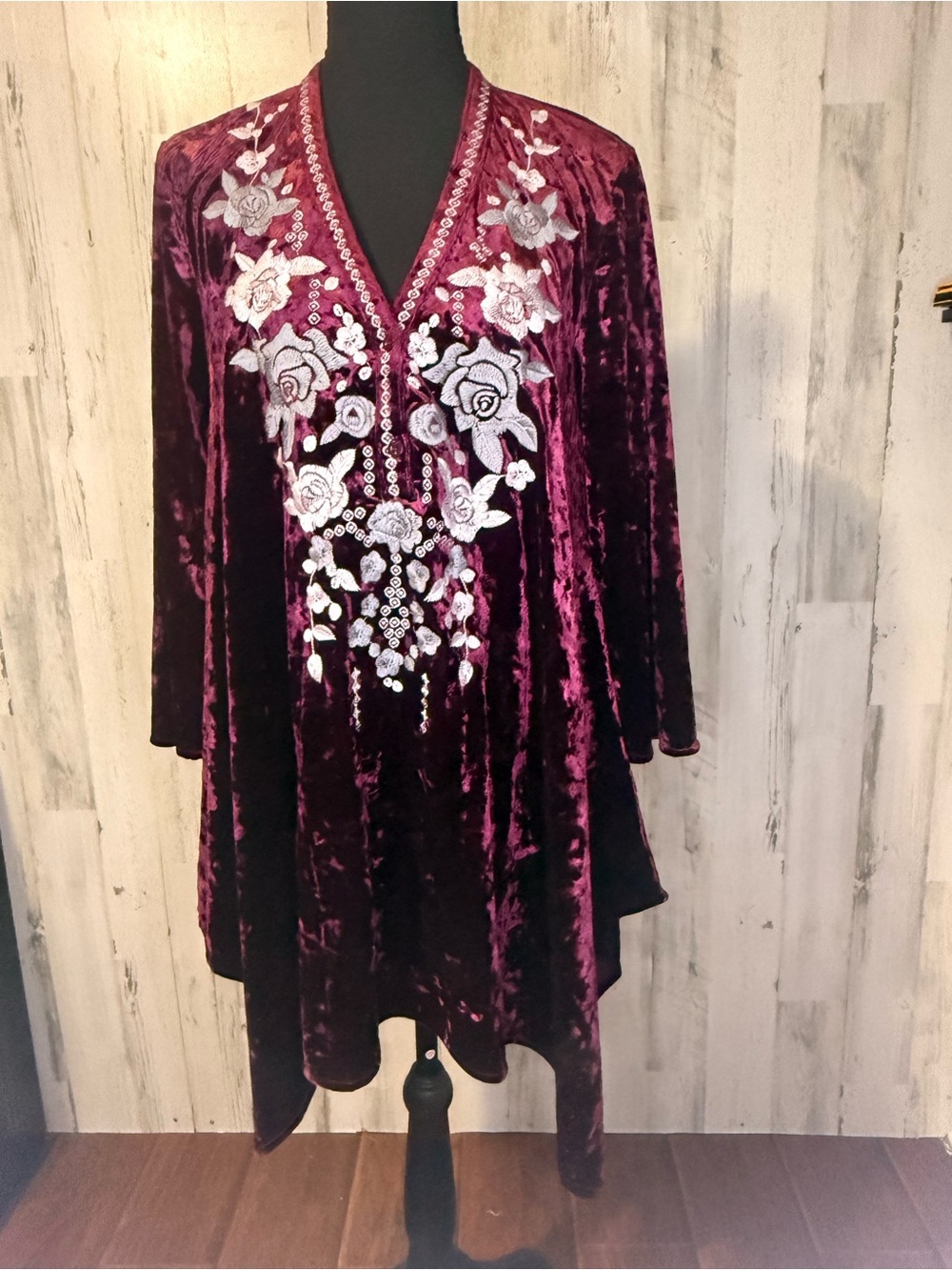 Andrée by Unit 90s Boho Burgundy Velvet Embroidered Floral Tunic Dress L - Picture 3 of 10